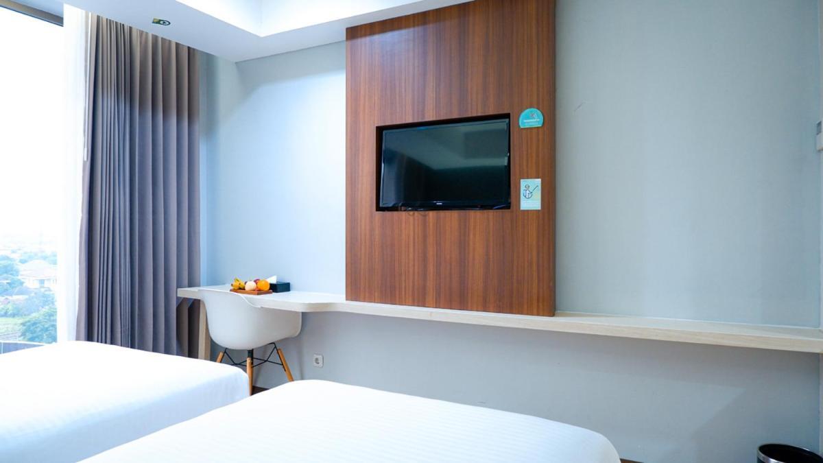 Hotel Ayola Sunrise Mojokerto Extérieur photo