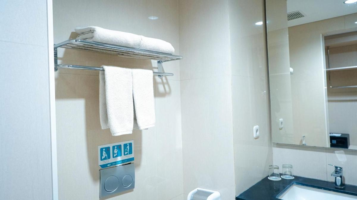 Hotel Ayola Sunrise Mojokerto Extérieur photo