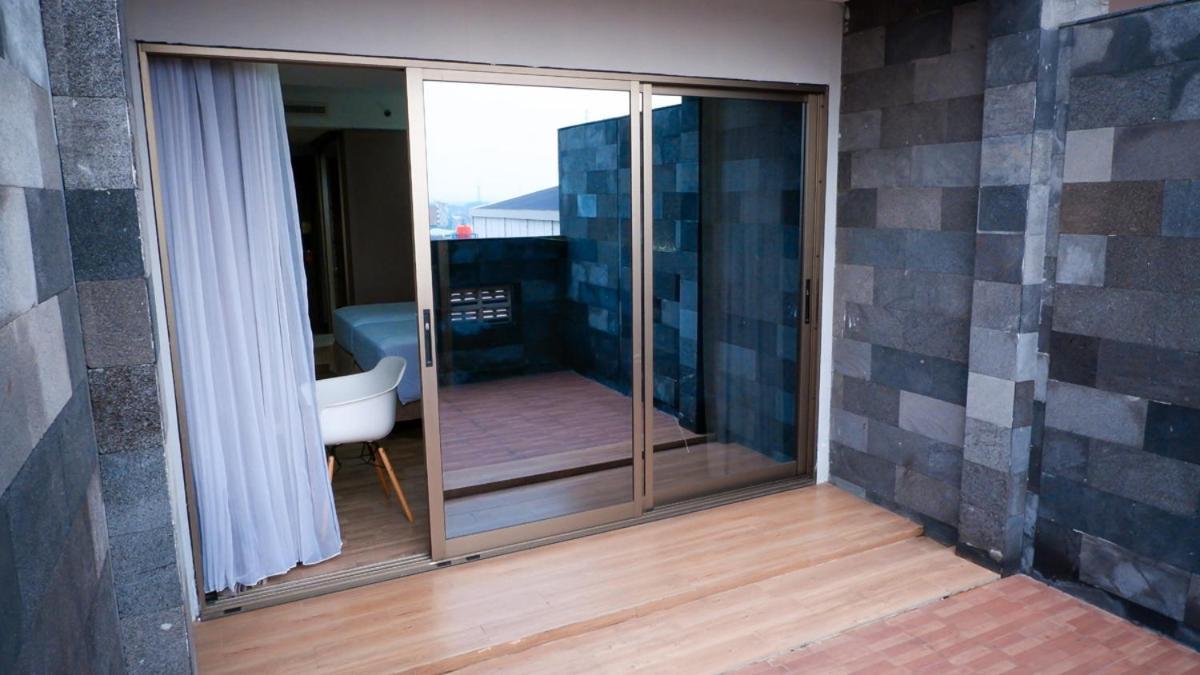 Hotel Ayola Sunrise Mojokerto Extérieur photo