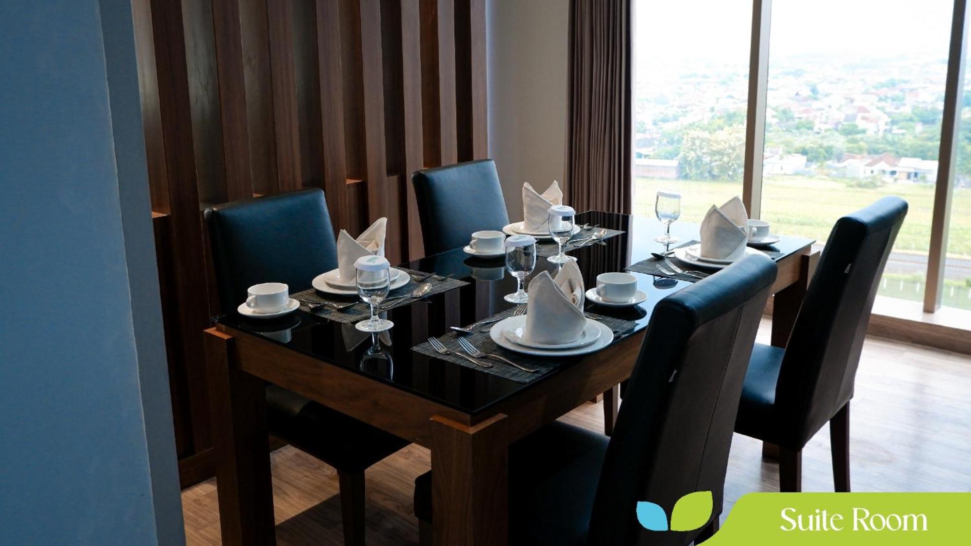 Hotel Ayola Sunrise Mojokerto Extérieur photo